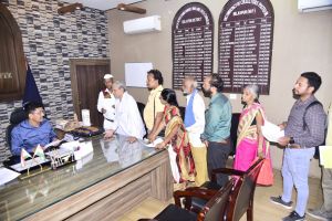 कलेक्टर ने जनदर्शन में सुनी आम लोगों की समस्याएं