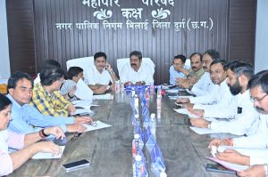 खुर्सीपार क्षेत्र के सीवर लाईन, चेम्बर निर्माण कार्य का रास्ता खुला 