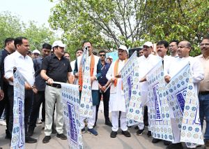 क्रेडा द्वारा आयोजित सड़क सुरक्षा जागरूकता कार्यक्रम में शामिल हुए मुख्यमंत्री क्रेडा द्वारा आयोजित सड़क सुरक्षा जागरूकता कार्यक्रम में शामिल हुए मुख्यमंत्री