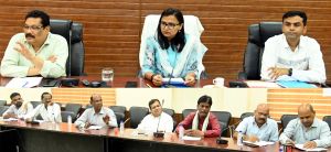 कलेक्टर ने ली राजनितिक दलों की बैठक कलेक्टर ने ली राजनितिक दलों की बैठक