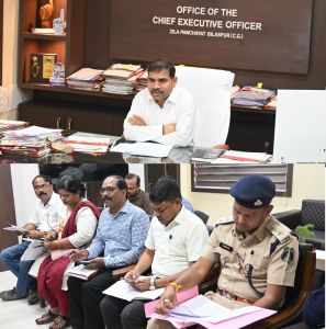 आवारा मवेशियों को सड़क से दूर रखने अभियान की सीईओ जिला पंचायत ने की समीक्षा आवारा मवेशियों को सड़क से दूर रखने अभियान की सीईओ जिला पंचायत ने की समीक्षा