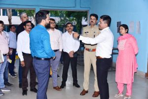 लोकसभा चुनाव के लिए जोरों से चल रही तैयारियां लोकसभा चुनाव के लिए जोरों से चल रही तैयारियां