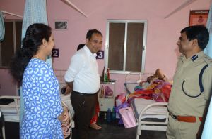 मतदान केन्द्रों का निरीक्षण पर निकले कलेक्टर डॉ. गौरव सिंह ने प्राथमिक स्वास्थ्य केंद्र धनेली एवं उप स्वास्थ्य केंद्र दोंदेकला का भी किया निरीक्षण मतदान केन्द्रों का निरीक्षण पर निकले कलेक्टर डॉ. गौरव सिंह ने प्राथमिक स्वास्थ्य केंद्र धनेली एवं उप स्वास्थ्य केंद्र दोंदेकला का भी किया निरीक्षण