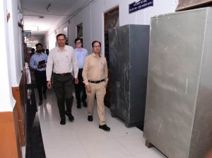  मीडिया सेंटर देखने पहुंचे संभागायुक्त