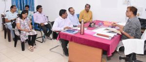  निर्वाचन आयोग द्वारा  10 सेवाओं को अधिसूचित कर डाक मतपत्र के माध्यम से मतदान करने की दी गई सुविधा