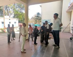 कार और बाइक की भीषण टक्कर, दर्दनाक हादसे में तीन की मौत; दो घायल