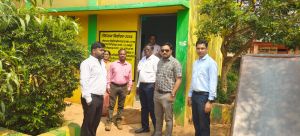 एआरओ श्री सिंह पहुंचे मतदान केंद्र, निरीक्षण कर दिए आवश्यक निर्देश एआरओ श्री सिंह पहुंचे मतदान केंद्र, निरीक्षण कर दिए आवश्यक निर्देश