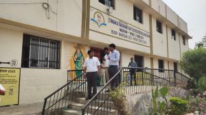 एआरओ नंदकुमार चौबे ने मतदान केंद्रों का निरीक्षण कर दिये आवश्यक निर्देश एआरओ नंदकुमार चौबे ने मतदान केंद्रों का निरीक्षण कर दिये आवश्यक निर्देश