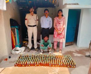 कलेक्टर डाॅ. गौरव सिंह के निर्देश पर अवैध मदिरा बिक्री पर कार्यवाही कलेक्टर डाॅ. गौरव सिंह के निर्देश पर अवैध मदिरा बिक्री पर कार्यवाही