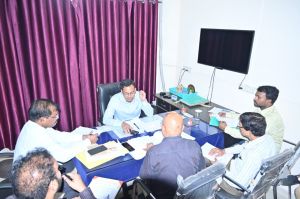 मतदान केन्द्र की व्यवस्था दुरूस्त हो-आयुक्त ध्रुव 