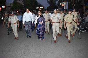 पुलिस एवं प्रशासनिक अधिकारियों व्दारा दुर्ग क्षेत्र में किया गया फ्लैग मार्च