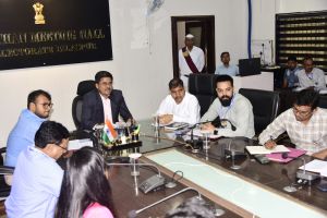 कलेक्टर ने नोडल अधिकारियों की बैठक लेकर की चुनाव तैयारियों की समीक्षा