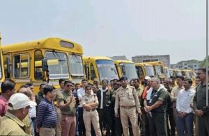 पुलिस ग्राउण्ड सेक्टर-6 भिलाई में स्कूल बसों की सप्राईज जांच शिविर