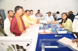 दुर्ग में 4 लोगों ने किया नामांकन जमा ,5 लोगों ने खरीदे नामांकन पत्र