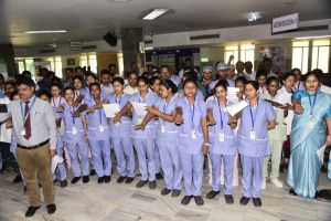 जिले के अस्पतालों में 10 हजार से ज्यादा लोगों ने एक साथ ली मतदाता शपथ जिले के अस्पतालों में 10 हजार से ज्यादा लोगों ने एक साथ ली मतदाता शपथ