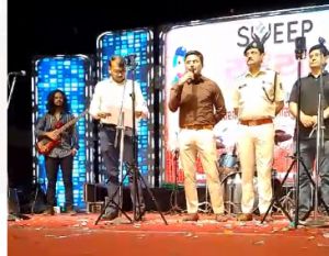 "हम भारत भाग्य विधाता है,हम भारत के मतदाता हैं" "हम भारत भाग्य विधाता है,हम भारत के मतदाता हैं"