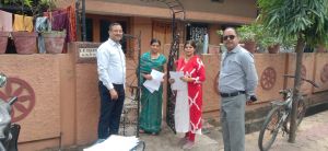 घर - घर जाकर बटने लगे मतदाता पर्चे घर - घर जाकर बटने लगे मतदाता पर्चे