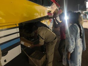 आबकारी विभाग दुर्ग द्वारा जिले के बस स्टेशनों एवं मुख्य मार्गों की सघन जांच आबकारी विभाग दुर्ग द्वारा जिले के बस स्टेशनों एवं मुख्य मार्गों की सघन जांच