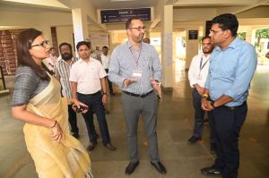 दुर्ग में ई.व्ही.एम. कमिश्निंग प्रारंभ हुई दुर्ग में ई.व्ही.एम. कमिश्निंग प्रारंभ हुई