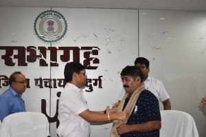 दुर्ग जिला पंचायत के सहायक ग्रेड 3 को दी भावभीनी विदाई दुर्ग जिला पंचायत के सहायक ग्रेड 3 को दी भावभीनी विदाई