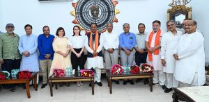 लोकतंत्र का सबसे बड़ा त्यौहार देखने छत्तीसगढ़ आया विदेशी राजनयिक दल लोकतंत्र का सबसे बड़ा त्यौहार देखने छत्तीसगढ़ आया विदेशी राजनयिक दल