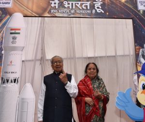 राज्यपाल श्री हरिचंदन ने किया मतदान