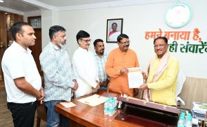  मुख्यमंत्री श्री साय से मुलाकात कर लोकतंत्र सेनानियों ने सम्मान निधि बहाल करने के लिए आभार व्यक्त किया