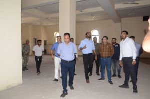 भाठागांव में तैयार हो रहा गेस्ट हाउस, कलेक्टर डा. गौरव सिंह ने निरीक्षण कर दिए आवश्यक निर्देश