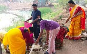  गायत्री परिवार के द्वारा गंगा सप्तमी पर मां गायत्री और गंगा के पूजन के साथ नदियों व सरोवरों को स्वच्छ रखने का लिया संकल्प 