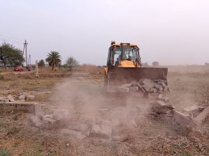  कलेक्टर डॉ. गौरव सिंह के निर्देश पर, ज़िले में अतिक्रमण एवं अवैध प्लाटिंग पर हुई कार्रवाई