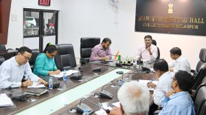 स्कूल खुलने के पहले मरम्मत कामों को करें पूर्ण : कलेक्टर