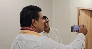 उप-मुख्यमंत्री विजय शर्मा ने 10वीं की परीक्षा पास करने वाले पूर्व नक्सली युवा को वीडियो कॉल कर दी बधाई उप-मुख्यमंत्री विजय शर्मा ने 10वीं की परीक्षा पास करने वाले पूर्व नक्सली युवा को वीडियो कॉल कर दी बधाई