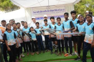 कलेक्टर एवं एसपी ने किया 21 दिवसीय ग्रीष्मकालीन खेल प्रशिक्षण शिविर शुभारंभ कलेक्टर एवं एसपी ने किया 21 दिवसीय ग्रीष्मकालीन खेल प्रशिक्षण शिविर शुभारंभ