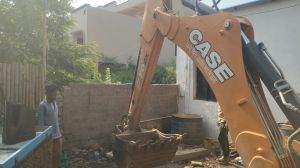 अवंति विहार में 2000 वर्गफीट में शासकीय भूमि पर किये गये अवैध कब्जे को हटाया अवंति विहार में 2000 वर्गफीट में शासकीय भूमि पर किये गये अवैध कब्जे को हटाया