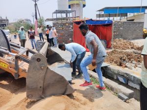 निगम ने कैनाल लींकिंग रोड में अवैध अतिक्रमण हटाया निगम ने कैनाल लींकिंग रोड में अवैध अतिक्रमण हटाया