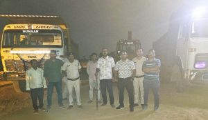 अवैध मुरूम उत्खनन 1 जेसीबी एवं 6 हाईवा जप्त अवैध मुरूम उत्खनन 1 जेसीबी एवं 6 हाईवा जप्त