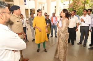 मुख्य निर्वाचन पदाधिकारी ने स्ट्रांग रूम एवं मतगणना कक्ष का किया निरीक्षण मुख्य निर्वाचन पदाधिकारी ने स्ट्रांग रूम एवं मतगणना कक्ष का किया निरीक्षण