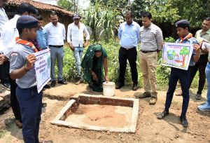 पानी अनमोल है इसका संरक्षण एवं संवर्धन करें: कलेक्टर श्री चन्द्रवाल पानी अनमोल है इसका संरक्षण एवं संवर्धन करें: कलेक्टर श्री चन्द्रवाल