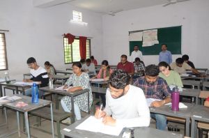 कलेक्टर डॉ. गौरव कुमार सिंह के मार्गदर्शन में पहली बार यूपीएससी प्रारंभिक परीक्षा 2024 के लिए निशुल्क मॉक टेस्ट का आयोजन हुआ कलेक्टर डॉ. गौरव कुमार सिंह के मार्गदर्शन में पहली बार यूपीएससी प्रारंभिक परीक्षा 2024 के लिए निशुल्क मॉक टेस्ट का आयोजन हुआ