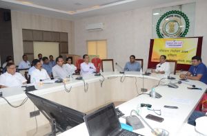 कलेक्टर ने ली राजनैतिक दलों एवं अभिकर्ताओं की बैठक कलेक्टर ने ली राजनैतिक दलों एवं अभिकर्ताओं की बैठक