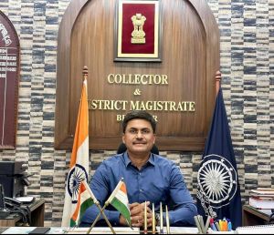 लोकसभा चुनाव के शांतिपूर्ण संपन्न होने पर कलेक्टर ने आभार व्यक्त किया लोकसभा चुनाव के शांतिपूर्ण संपन्न होने पर कलेक्टर ने आभार व्यक्त किया