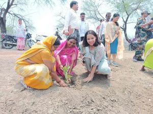 अमृत सरोवर तालाब स्थल पर मनाया गया विश्व पर्यावरण दिवस अमृत सरोवर तालाब स्थल पर मनाया गया विश्व पर्यावरण दिवस