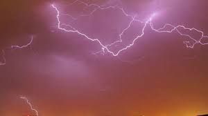 कोरलदण्ड गांव मे गिरी आकाशीय बिजली, महिलाओं समेत 15 मजदूर झुलसे 