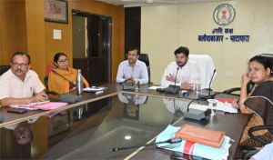  बलौदाबाजार कलेक्टोरेट में काम-काज सामान्य दिनों की तरह फिर से शुरू