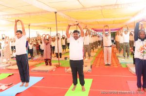  योग को अपने दैनिक दिनचर्या का हिस्सा बनाएं - मंत्री  केदार कश्यप