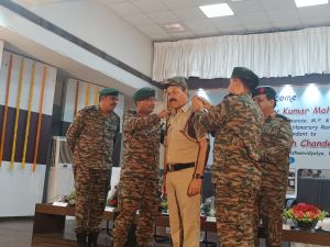 कुलपति डॉ. चंदेल को ‘‘कर्नल कमांडेंट’’ की उपाधि से सम्मानित कुलपति डॉ. चंदेल को ‘‘कर्नल कमांडेंट’’ की उपाधि से सम्मानित