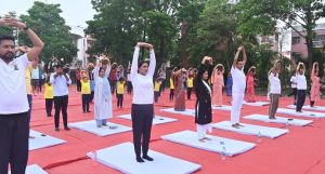 स्वस्थ और दीर्घायु जीवन के लिए अपनाएं योग: विधायक भावना बोहरा स्वस्थ और दीर्घायु जीवन के लिए अपनाएं योग: विधायक भावना बोहरा