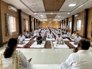 अंतर्राष्ट्रीय योग दिवस के अवसर पर जिला न्यायालय परिसर दुर्ग में योग कार्यक्रम संपन्न अंतर्राष्ट्रीय योग दिवस के अवसर पर जिला न्यायालय परिसर दुर्ग में योग कार्यक्रम संपन्न