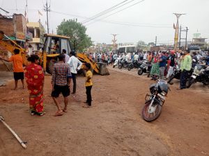 नाली में कचरा डालते पकड़ाया, 8000 रुःअर्थ दंड वसूला गया नाली में कचरा डालते पकड़ाया, 8000 रुःअर्थ दंड वसूला गया