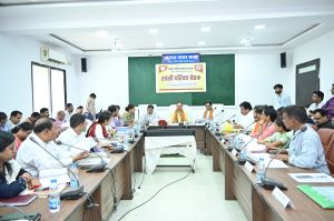  डीएमएफ के शासी परिषद की बैठक में 44 कार्याे के लिए 8.83 करोड़ रूपए का अनुमोदन